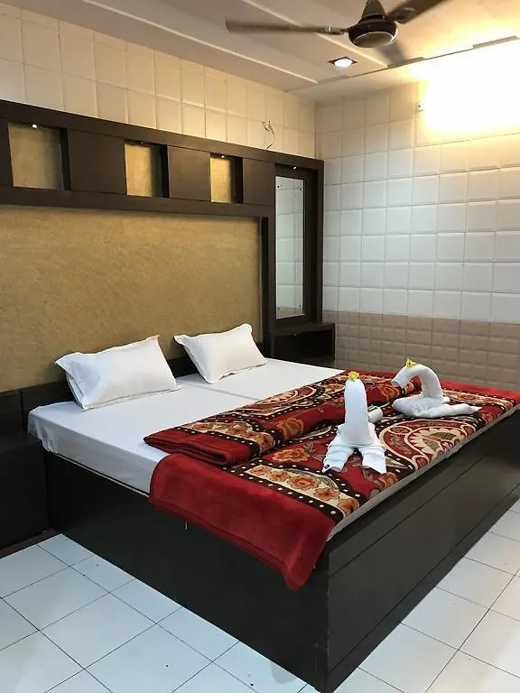 Hotel Sheela, 100M From Taj Mahal Agra   Agra (Uttar Pradesh)